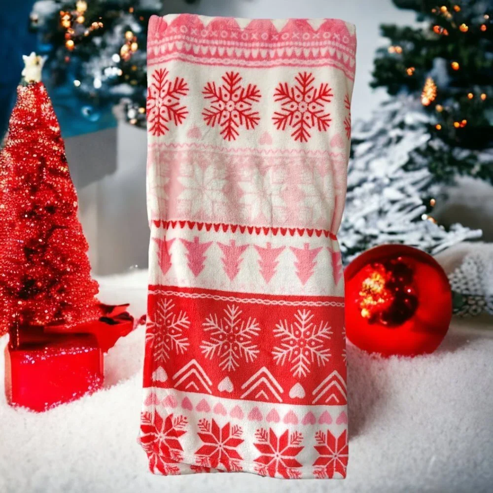 NWT - 🎄Betsey Johnson Christmas Ultra Soft Plush Throw - Sz 50” x 60”🎄